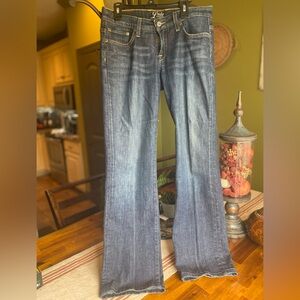 EUC Lucky Brand Straight Leg Jeans